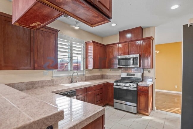 Building Photo - 25 Zion Ct