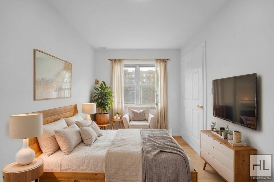 Building Photo - 72 DRIVE