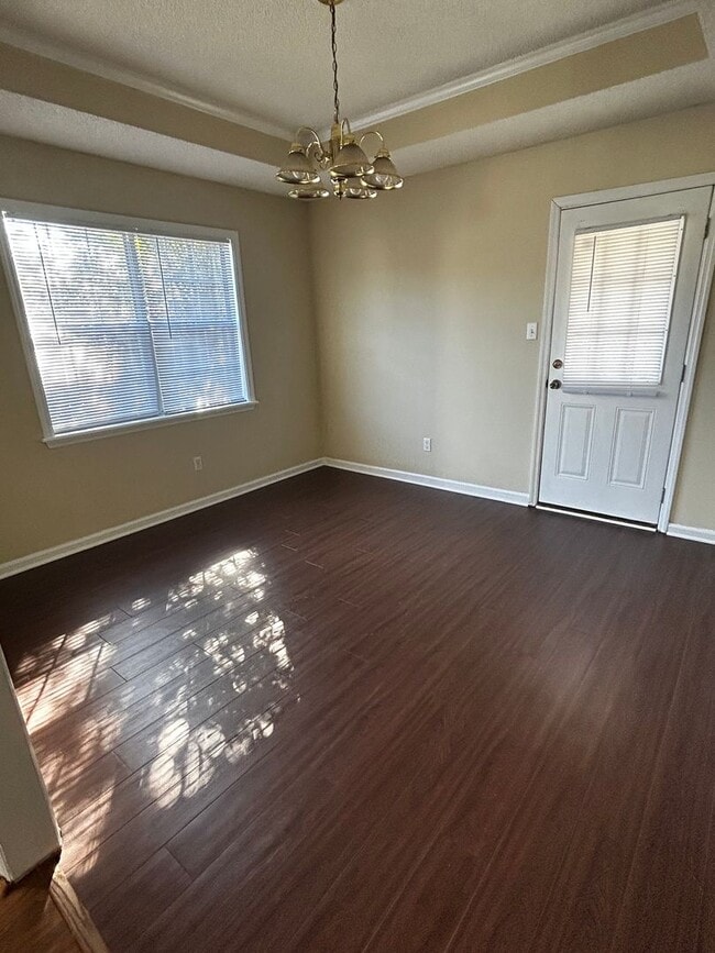 Building Photo - 4044 Chadwyck Dr