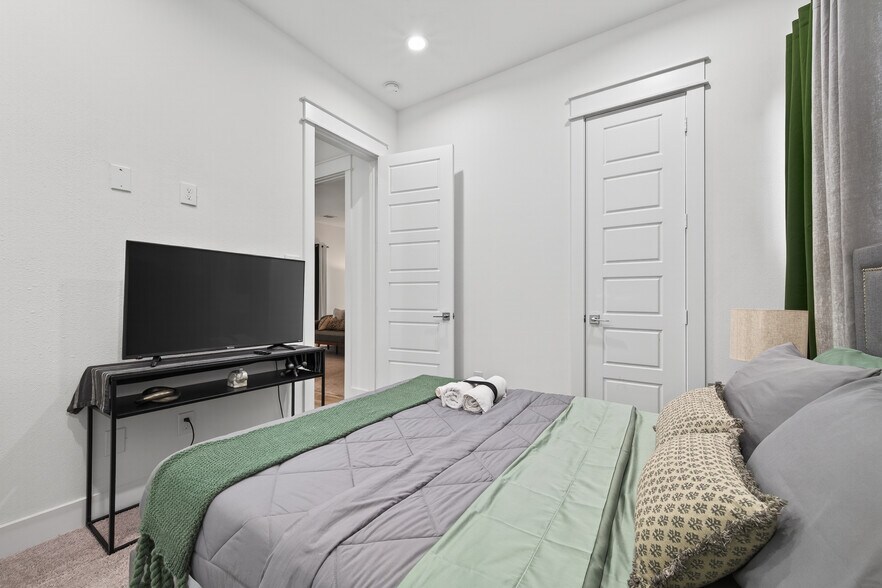Bedroom2 - 523 Schweikhardt St