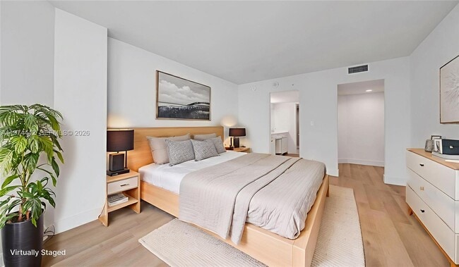 Building Photo - 555 NE 34th St