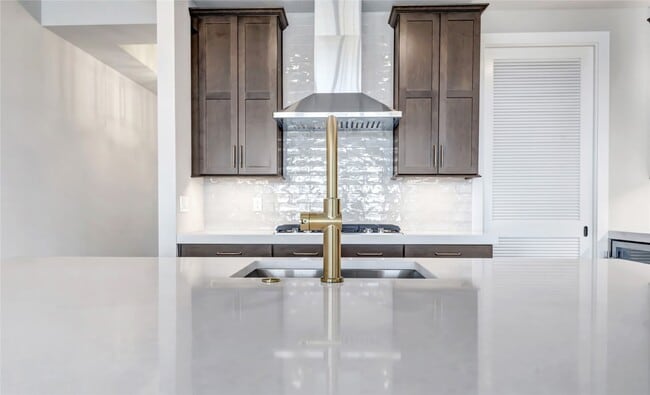 Building Photo - 16460 Wildhorse Lk Blvd