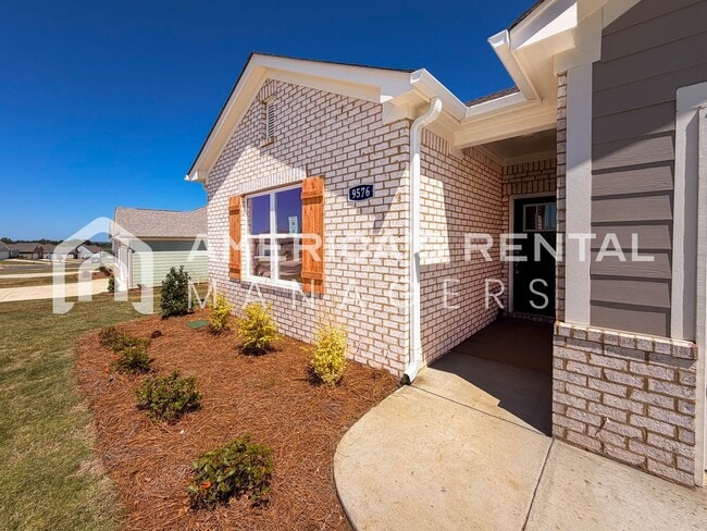 Building Photo - DEPOSIT PENDING!!! - Brand New Three Bedroom Hudson Plan for Rent in Tuscaloosa! Sign a 13-month ...