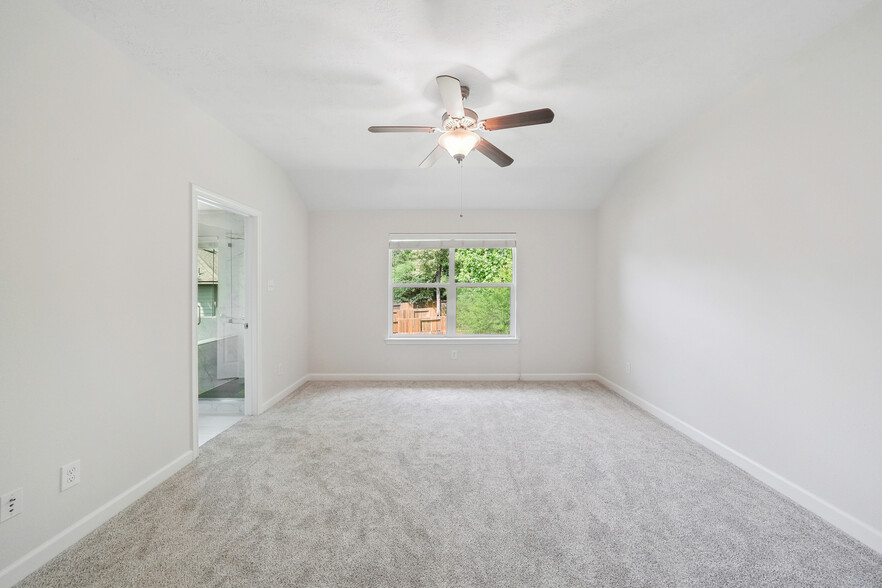 Building Photo - 10 Fairlee Ct