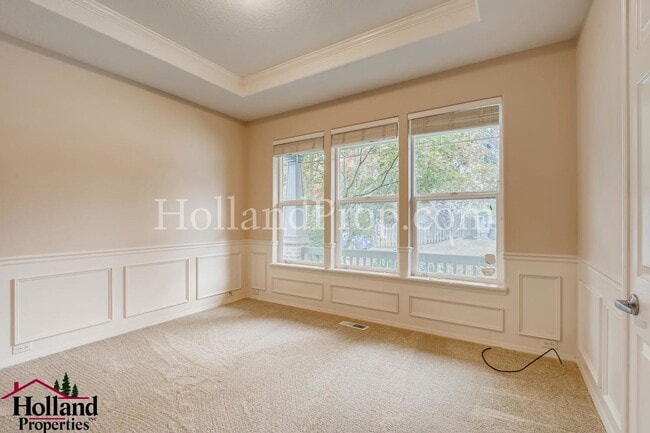 Building Photo - Spacious & Stylish 4-Bedroom Home in Desirable Northwest Portland