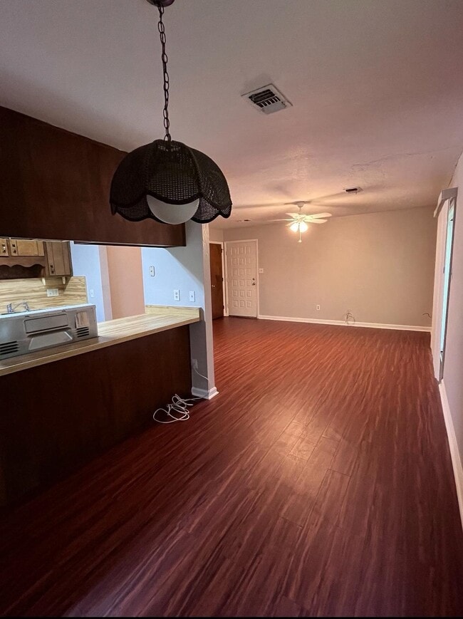 Building Photo - 3732 Donovan Dr