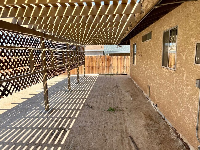Building Photo - 2 Bedroom 1 Bath - Chocolate Drop Area