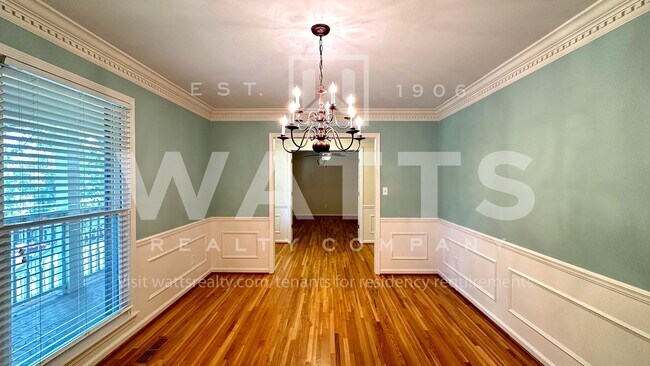 Building Photo - 4 Bedroom, 4.5 Bath Home in Heart of Hoover