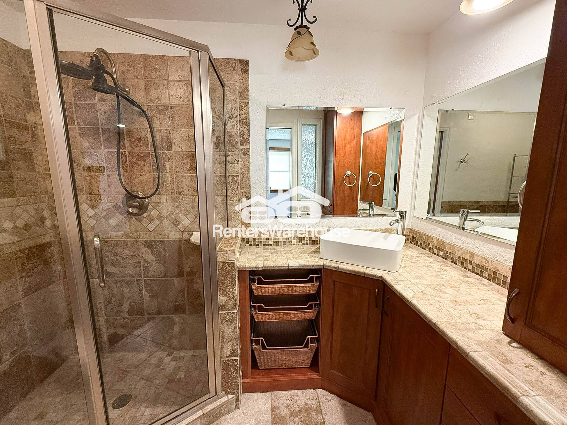 Building Photo - 4850 Fairlawn Ct