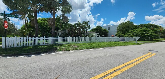 Building Photo - 200 NW 9th St