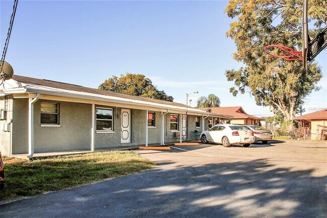 Building Photo - 2035 Calusa Trail