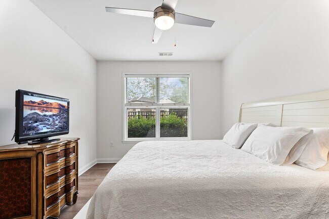 Building Photo - 2018 Renaissance Park Pl