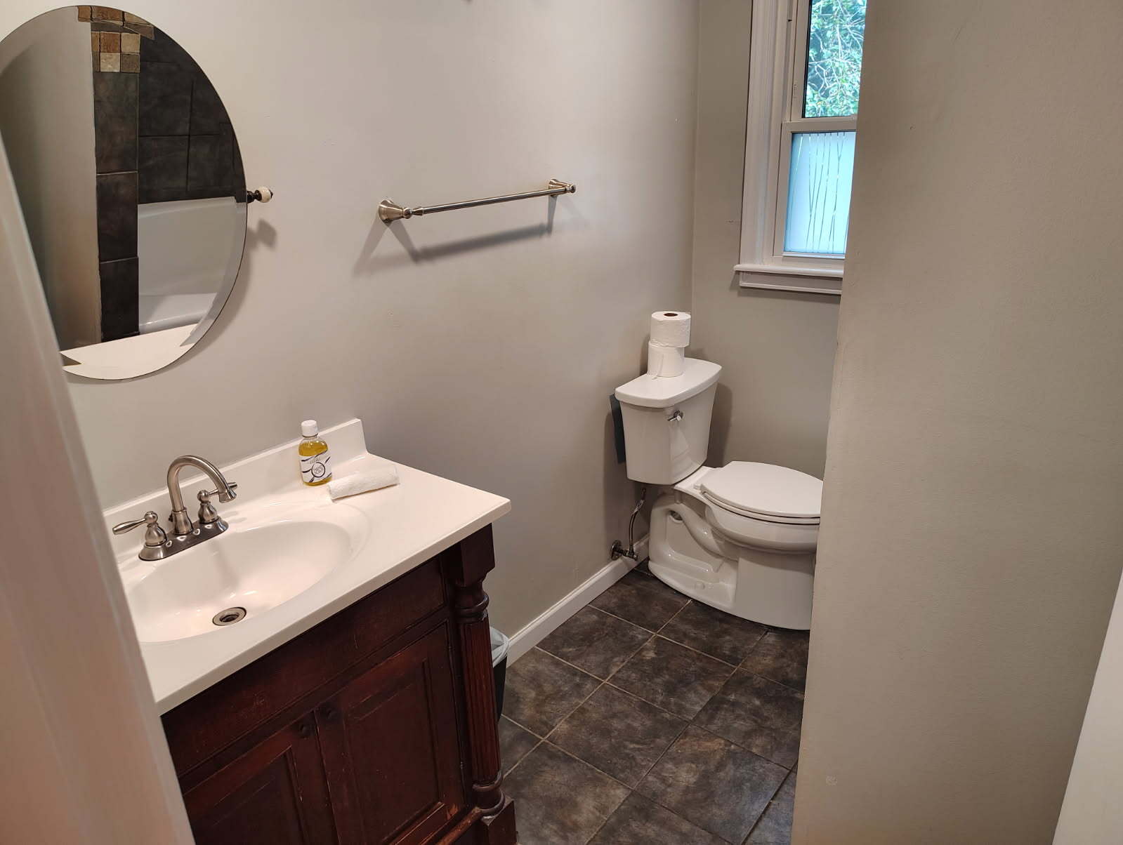 Hall bathroom - 174 Killian Hill Rd NW