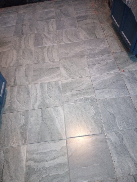 Building Photo - 11641 Mansfield St