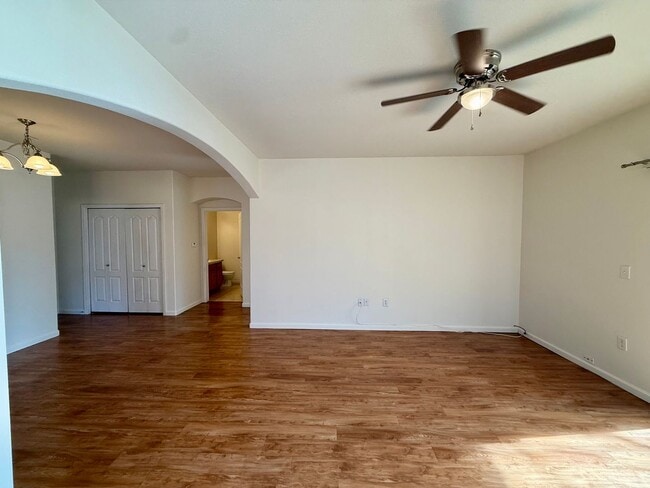Building Photo - MUST SEE 2 Bed/2 Bath Condo in the Lakeshore at Centerra!