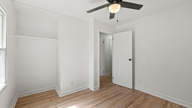 Building Photo - COMING SOON! 3 BEDROOM HOME!