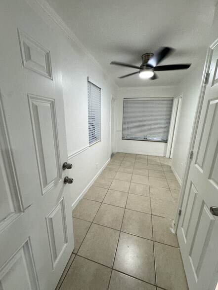 Building Photo - 1120 S D St