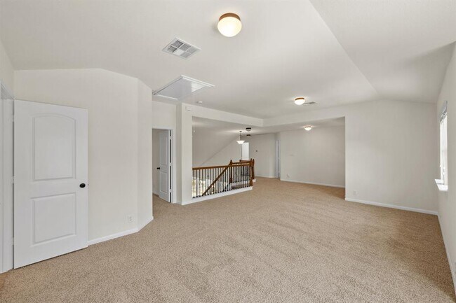 Building Photo - 608 Royal Burgess Dr