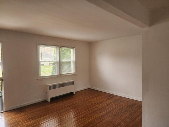 Building Photo - 2 Springwood Cir