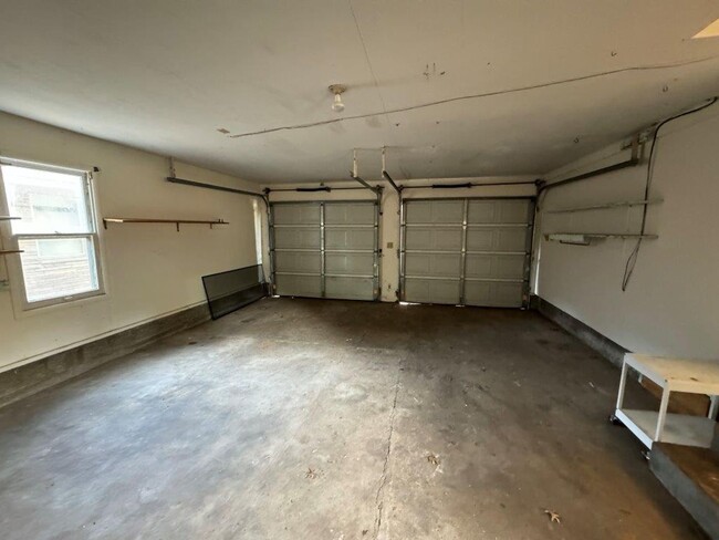 Building Photo - 3 bed 1bath in Norman! Easy to show and re...