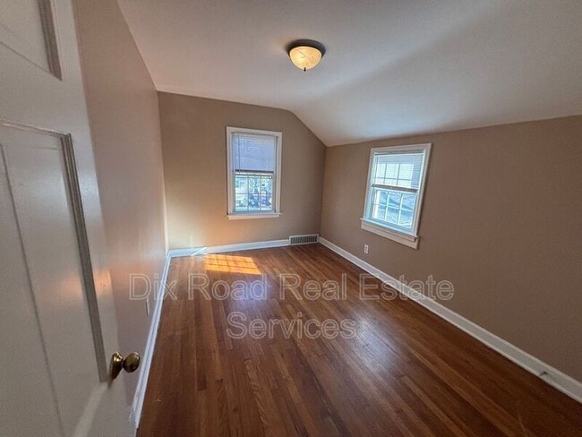 Building Photo - 3600 Grand Ave