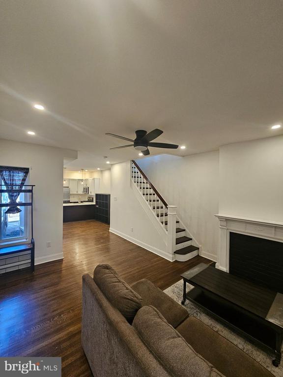 Building Photo - 150 E Pleasant St