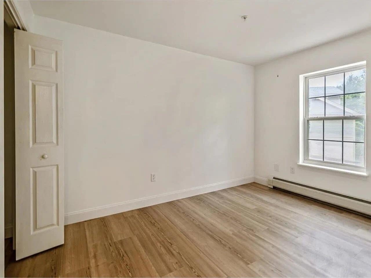 Building Photo - 301 Hildred Dr