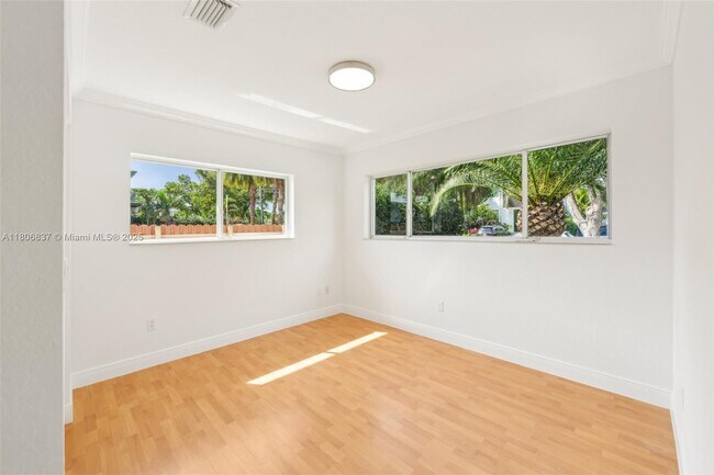 Building Photo - 13145 Coronado Terrace