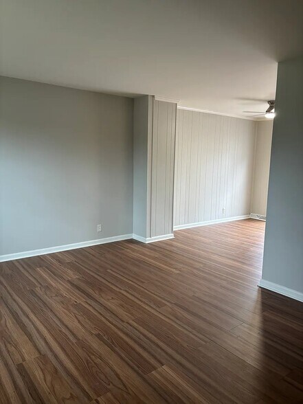 Building Photo - 646 Harpeth Bend Dr