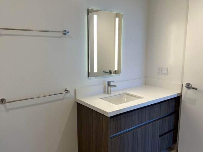 Building Photo - The Park on Keeaumoku, New, Prime Location...