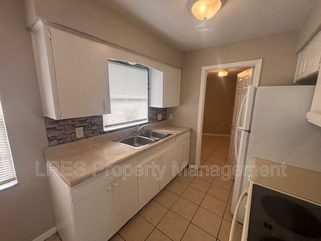 Building Photo - 2437 Chase Ave