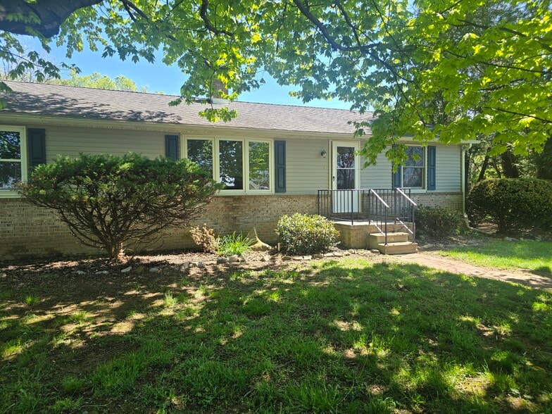 Building Photo - 1010 Otto Dr