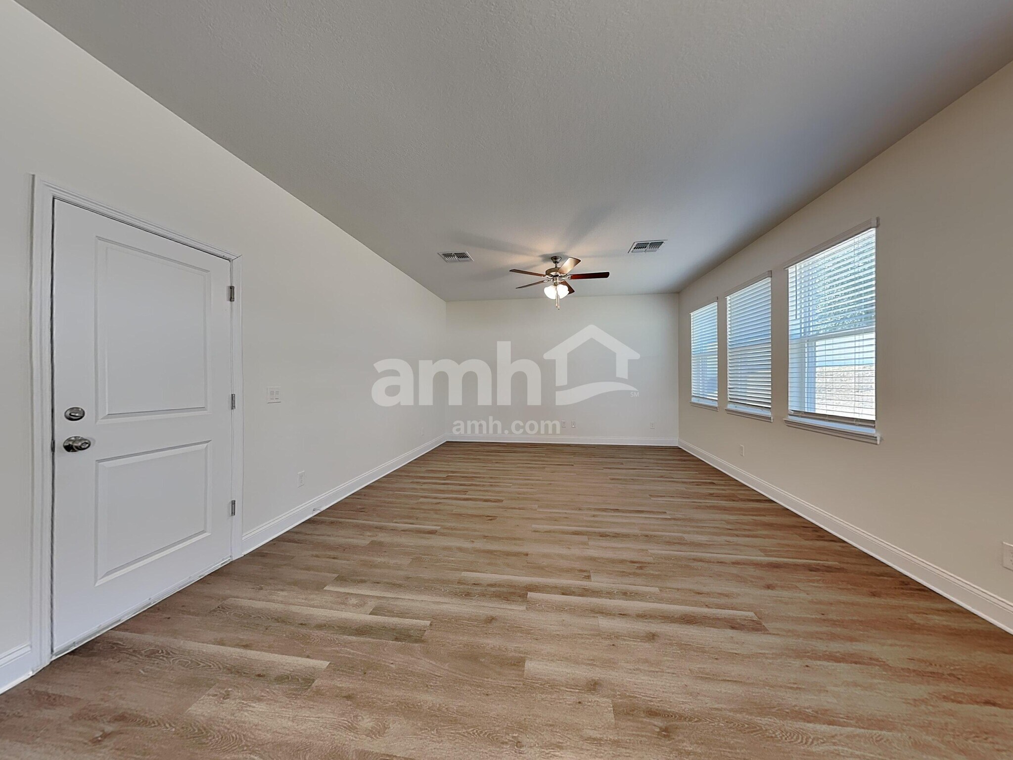 Building Photo - 1328 Mount Logan Dr