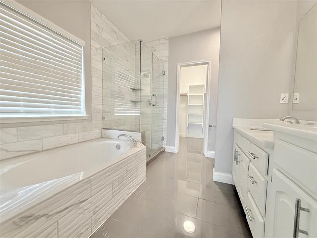 Building Photo - 3105 Cantura Dr