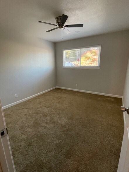 Building Photo - 1501 Berrellesa St