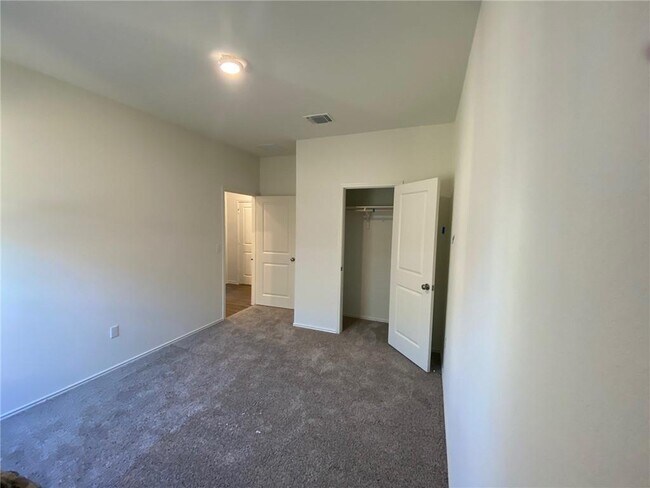 Building Photo - 3508 Lodgepole Dr