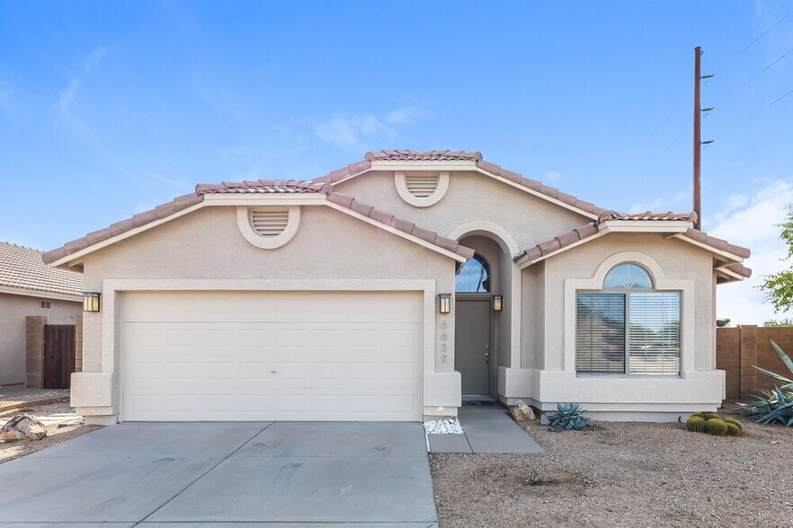 Primary Photo - 6637 W Prickly Pear Trail