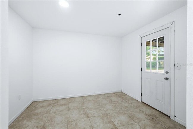 Building Photo - 515 46th St W