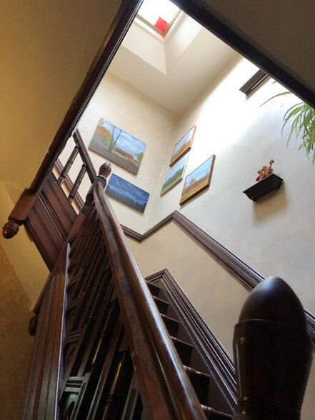 Building Photo - 437 State St