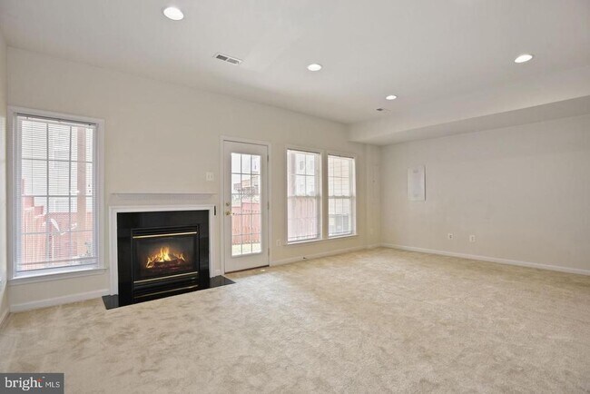 Building Photo - 22052 Dilworth Square