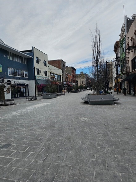 Building Photo - 173 Newark Ave