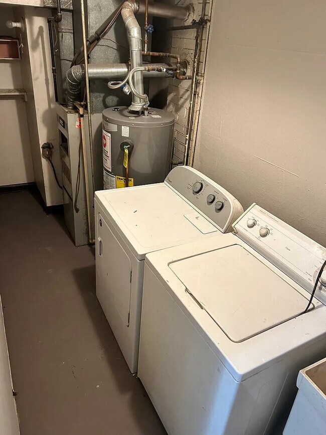 Building Photo - 1518 Ridgewick Dr