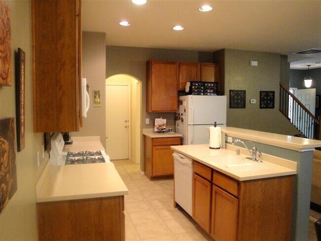 Building Photo - 12504 Woodland Ave NE