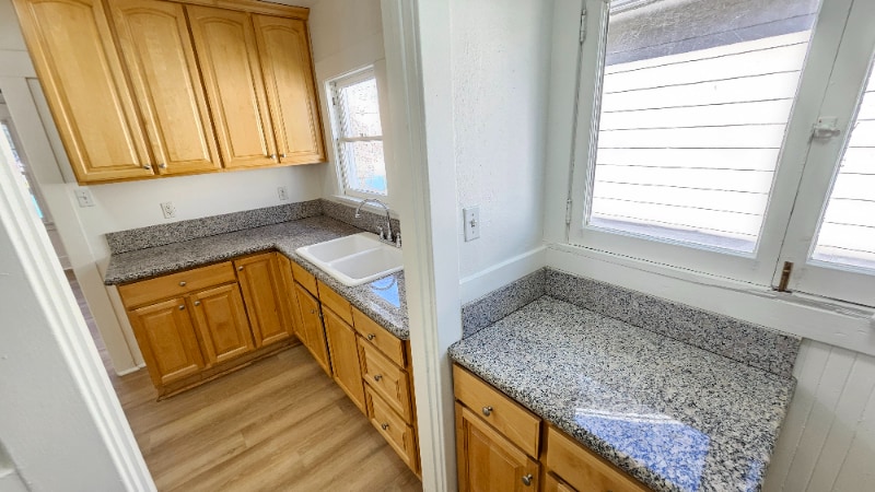 Building Photo - 3220 W 2nd St