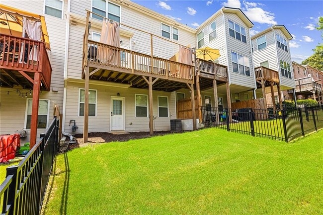Building Photo - 1565 Oakdale Bluffs Dr