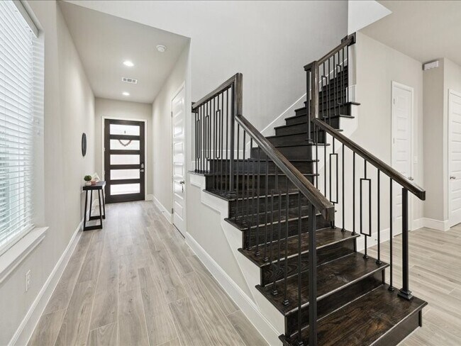 Building Photo - 2329 Paul Quinn St