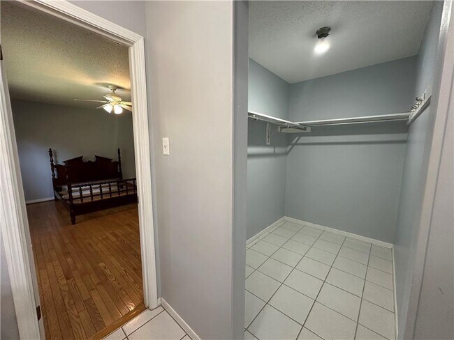 Building Photo - 6750 Browder Dr