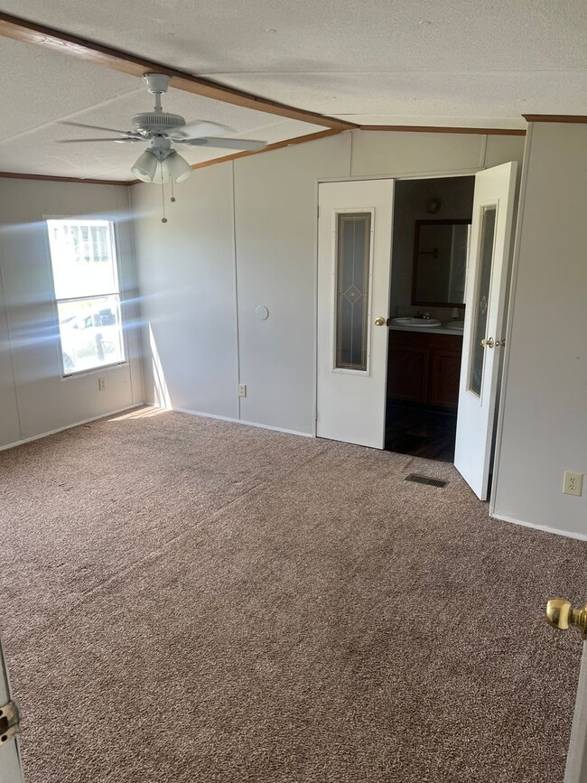 Building Photo - 3 bedrooms, Wagener, $950, 803-537-0185