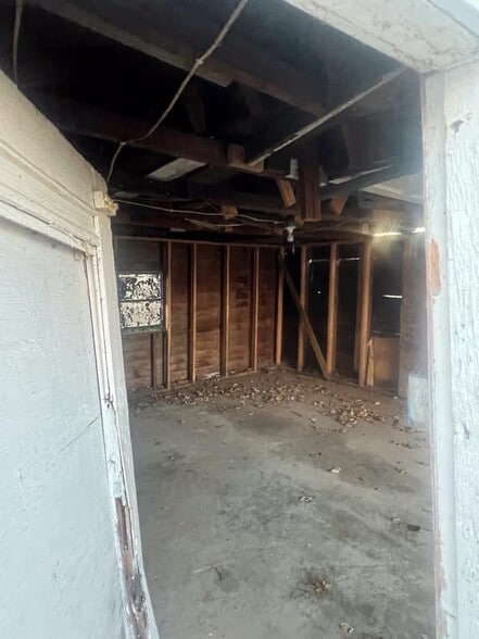 Building Photo - 1527 E Decatur St
