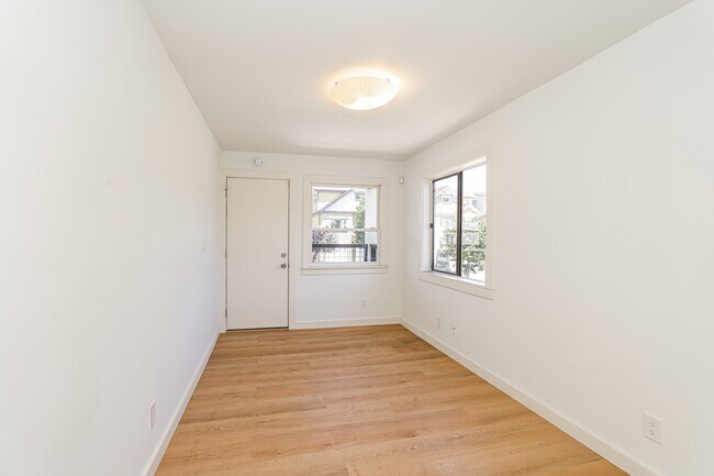 Building Photo - 767 17th St